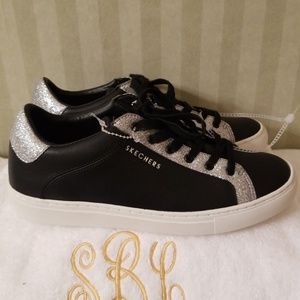 NWOT! Skechers sneakers